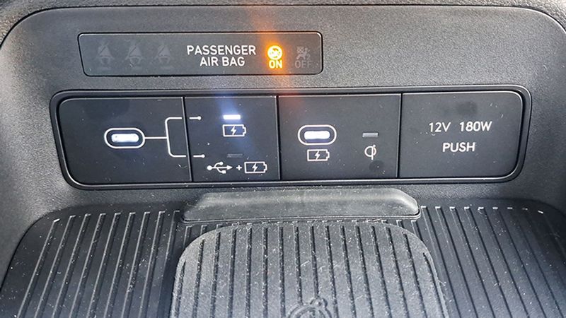 Hyundai Kona • 2023 • 11,832 km 22