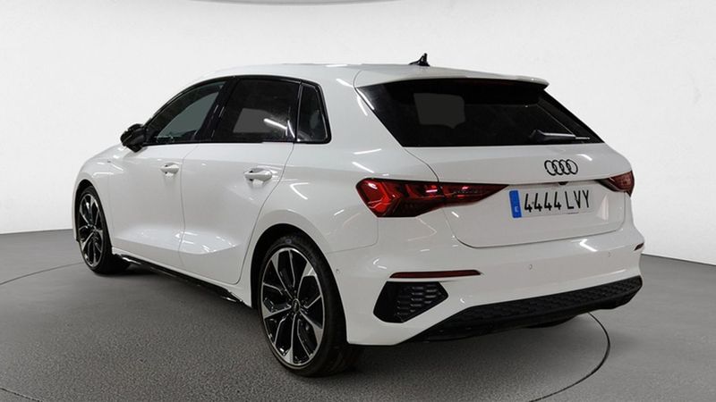 Audi A3 • 2022 • 30,214 km 7