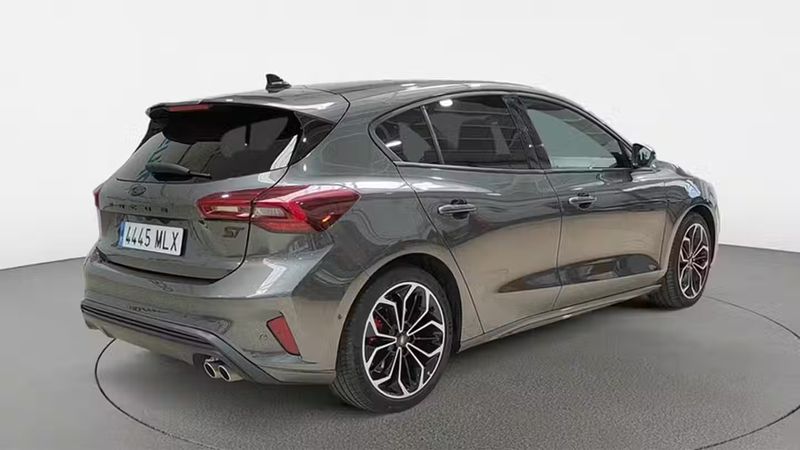 Ford Focus • 2023 • 22,574 km 4