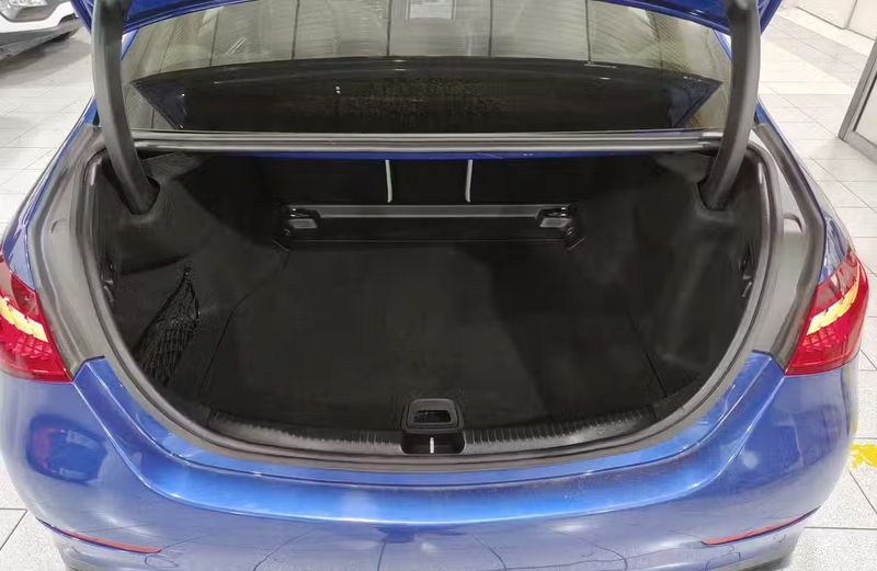 Mercedes-Benz C-Class • 2023 • 87,221 km 11