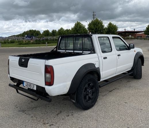 Nissan 300c • 2002 • 205,000 km 3