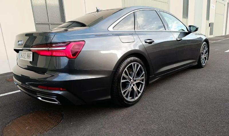 Audi A6 • 2020 • 215,000 km 4