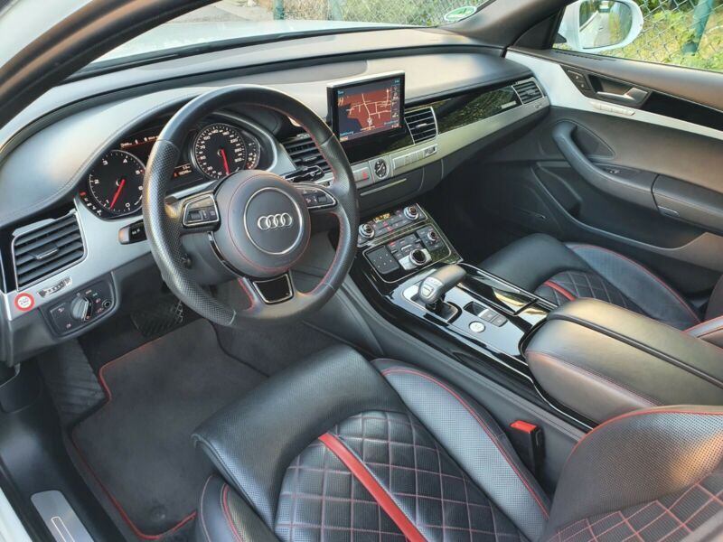 Audi A8 • 2015 • 108,000 km 8