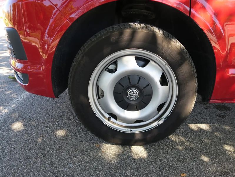 Volkswagen California • 2018 • 45,000 km 9