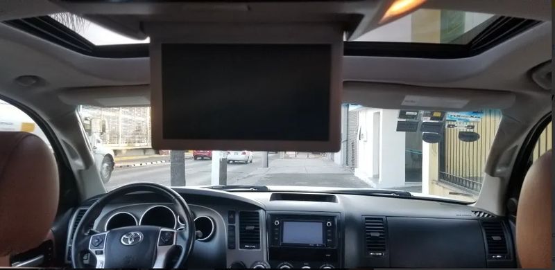 Toyota Sequoia • 2015 • 120,000 km 8