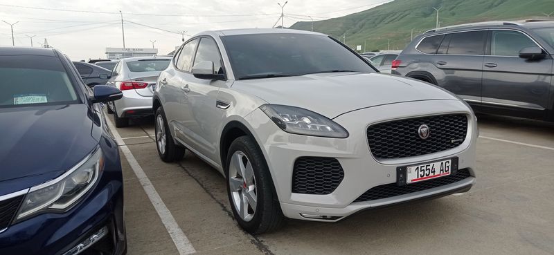 Jaguar E-PACE • 2018 • 64,200 km 9