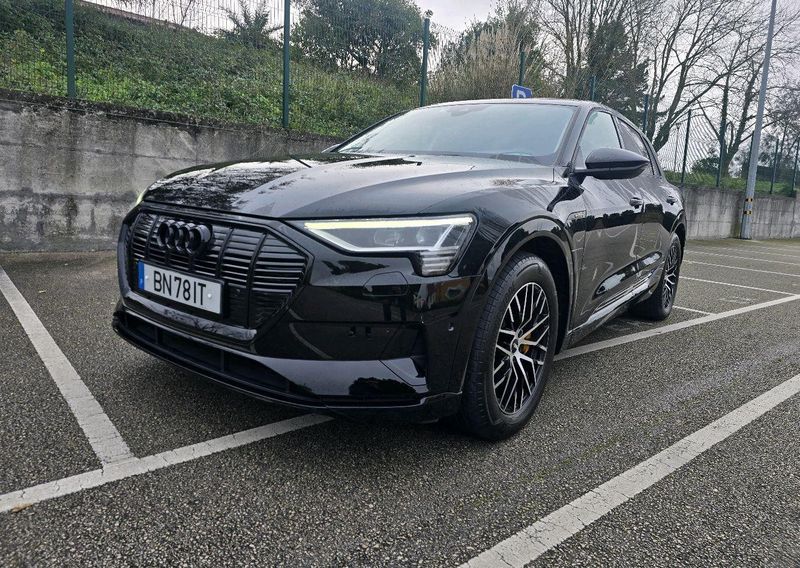 Audi e-tron • 2022 • 30,000 km 1