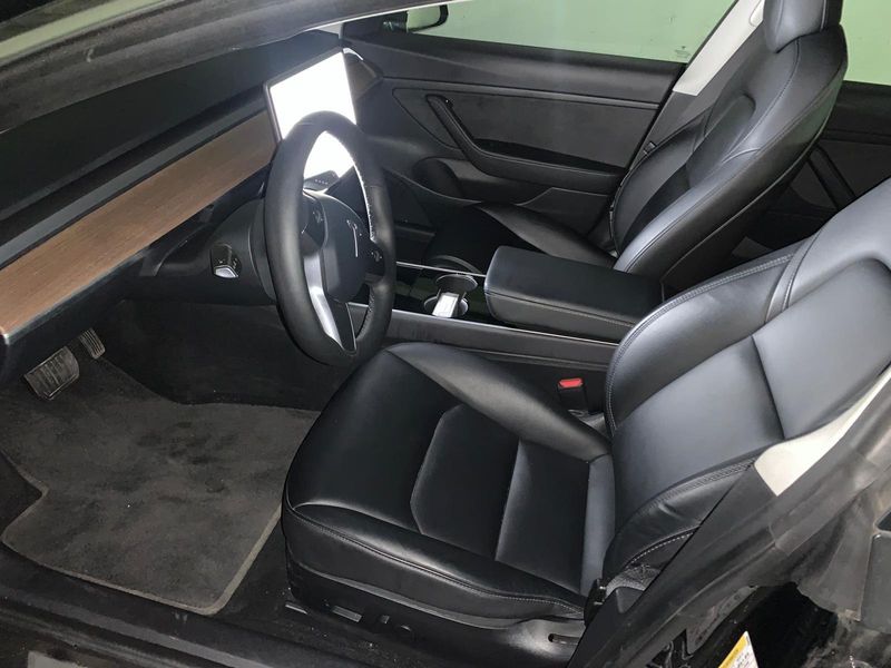 Tesla Model 3 • 2019 • 63,500 km 6