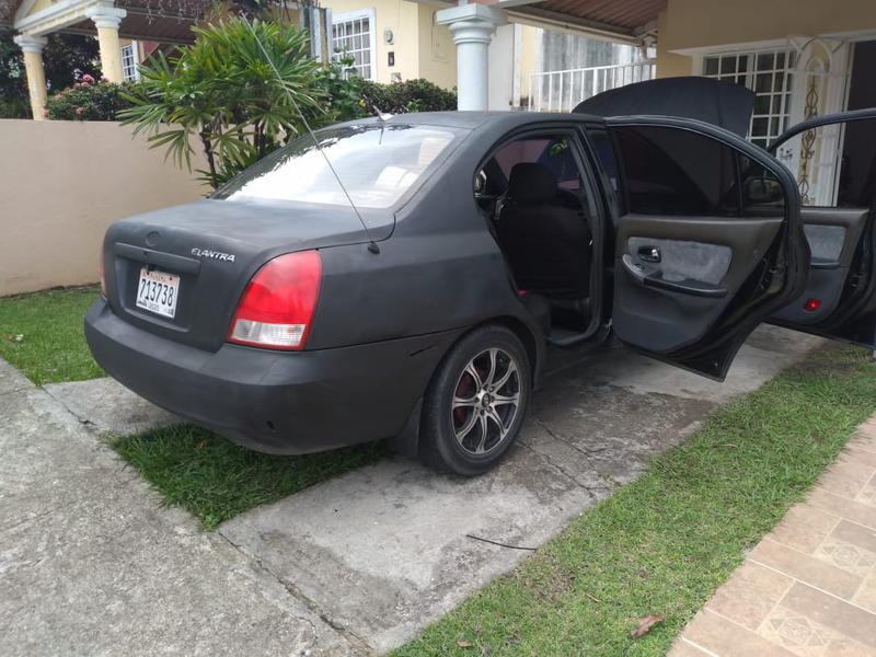 Hyundai Elantra • 2001 • 190,000 km 5