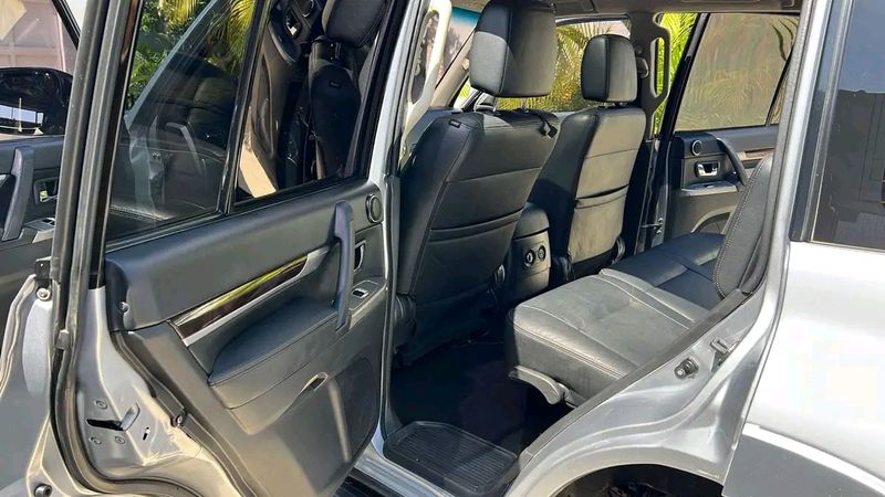 Mitsubishi Pajero • 2023 • 3,000 km 3