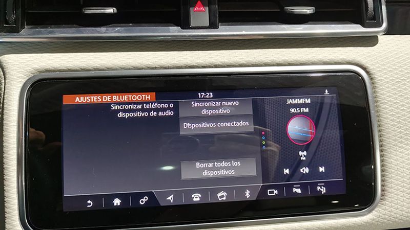 Land Rover Range Rover Velar • 2018 • 124,000 km 18