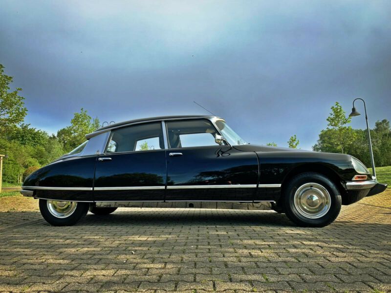 Citroën DS3 • 1968 • 90,786 km 6