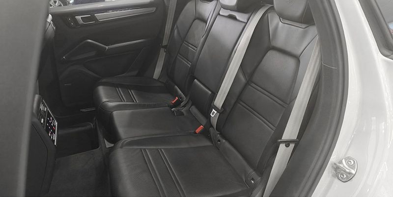 Porsche Cayenne • 2023 • 74,513 km 11