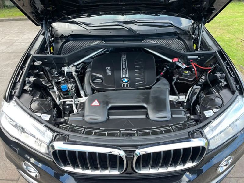 BMW X5 • 2014 • 126,000 km 8