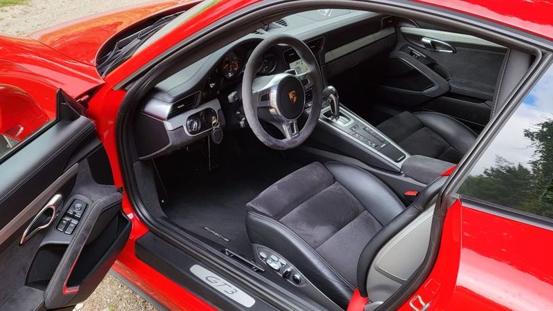 Porsche 911 Turbo • 2015 • 80,000 km 1