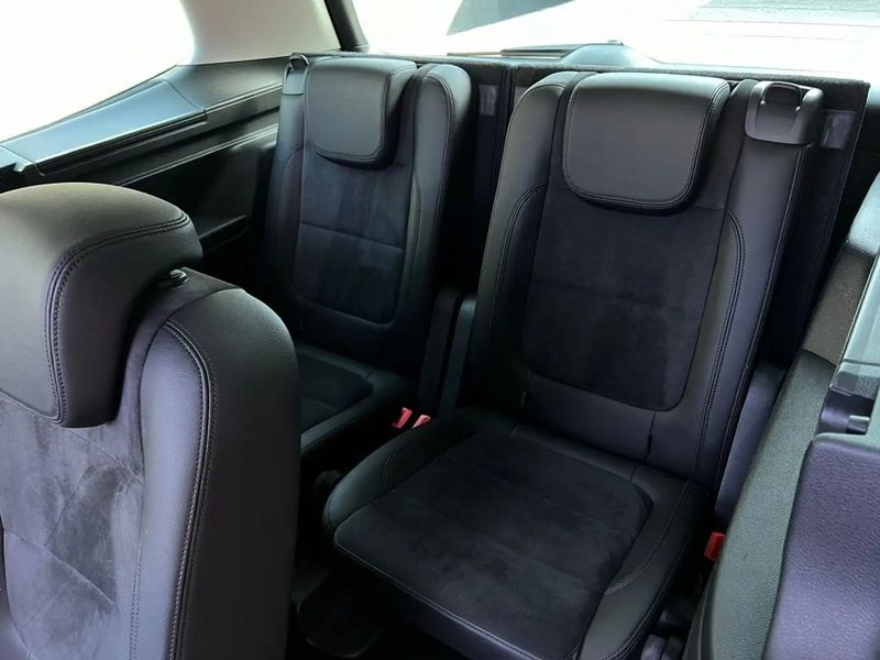 Volkswagen Sharan • 2017 • 71,000 km 10