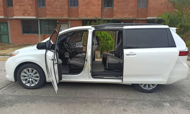 Toyota Sienna • 2015 • 100,000 km 5