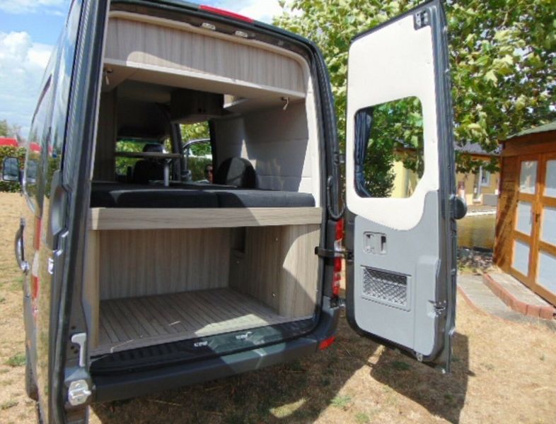 Mercedes-Benz Sprinter • 2019 • 84,800 km 6