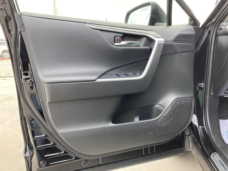 Toyota RAV4 • 2021 • 52,934 km 4