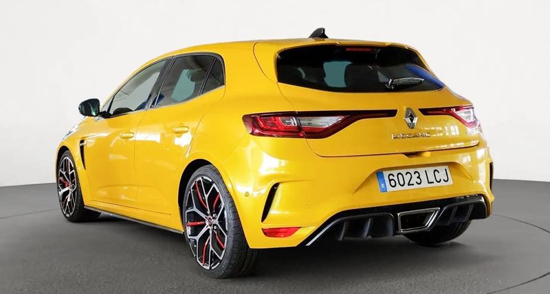 Renault Mégane • 2019 • 14,165 km 4