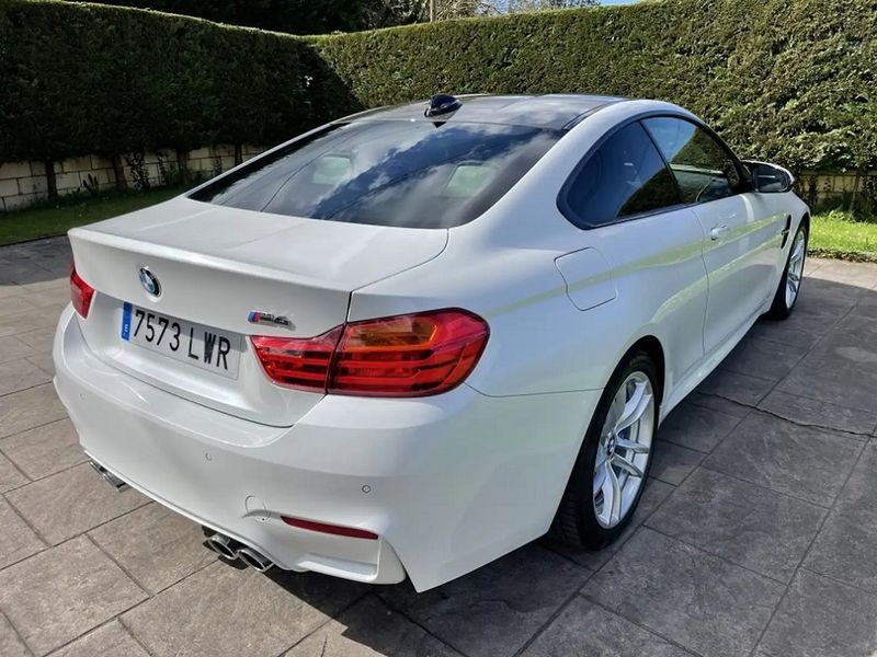 BMW M4 • 2015 • 156,300 km 10