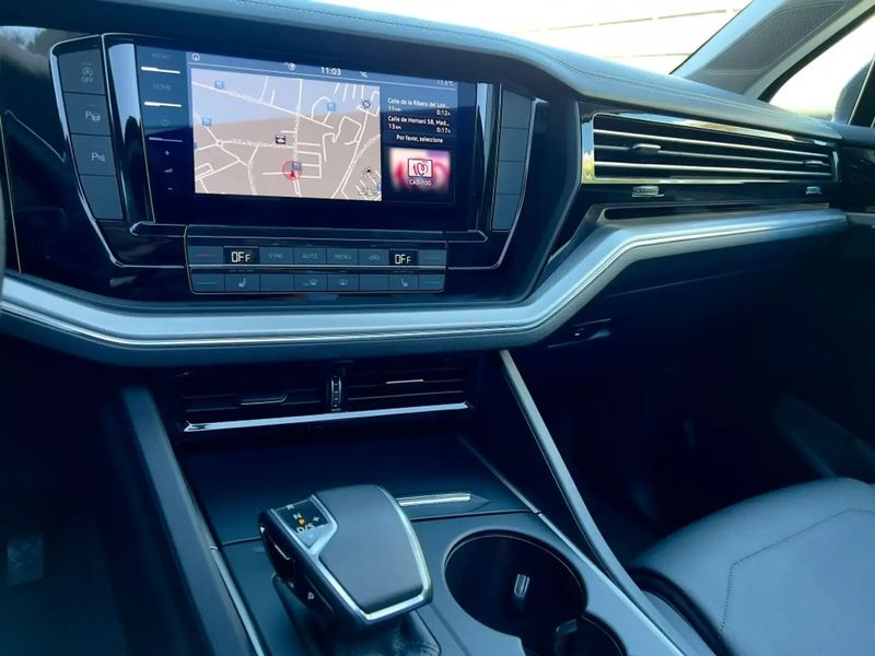 Volkswagen Touareg • 2020 • 69,000 km 11