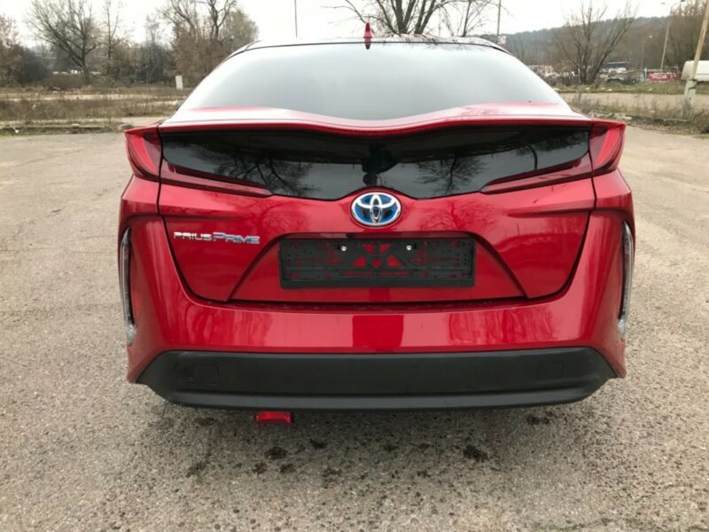 Toyota Prius • 2017 • 112,000 km 7