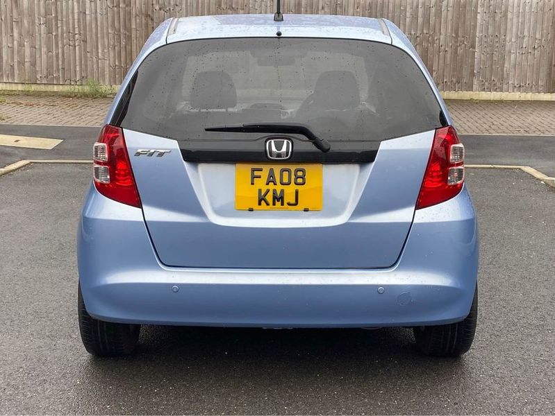 Honda Fit • 2010 • 113,000 km 3