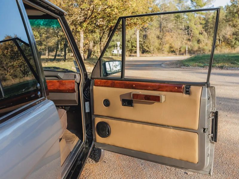 Land Rover Range Rover • 1989 • 114,800 km 10