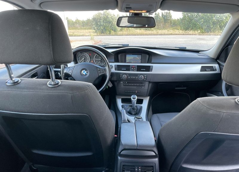 BMW 3 Series • 2010 • 270,000 km 3