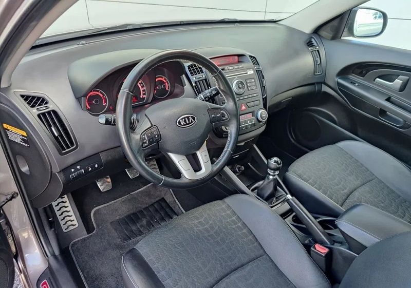 Kia Cee`d SW • 2010 • 130,522 km 2