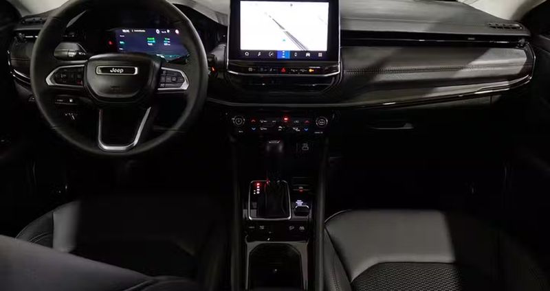 Jeep Compass • 2024 • 14,181 km 6