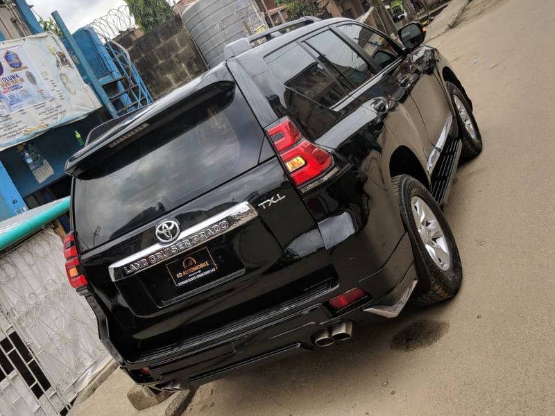 Toyota Land Cruiser • 2017 • 32 km 2