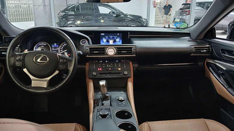 Lexus RC • 2016 • 64,055 km 5