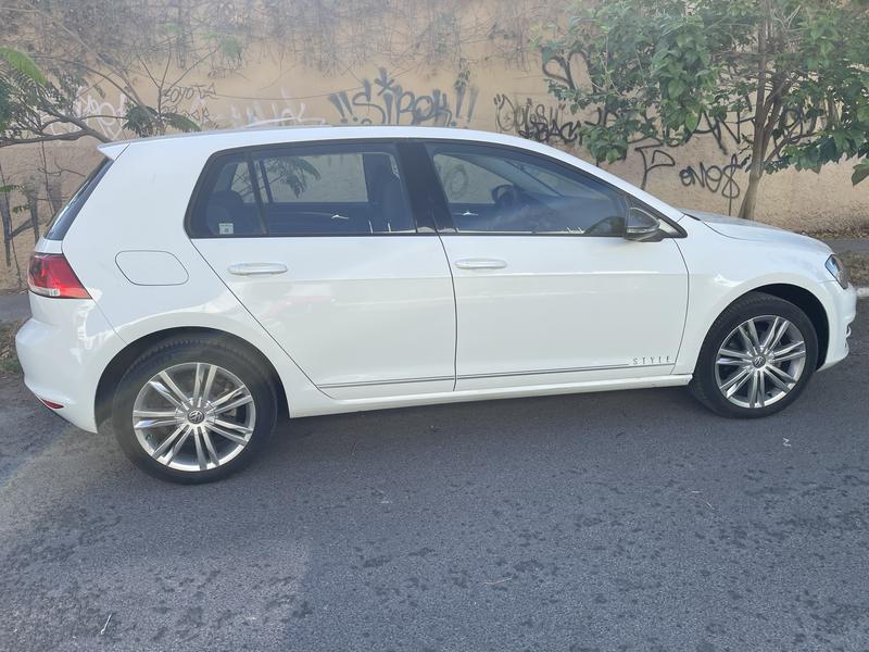 Volkswagen Golf • 2017 • 141,000 km 1