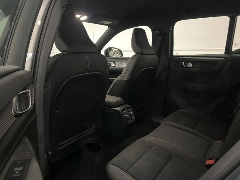 Volvo XC40 • 2022 • 2,500 km 8