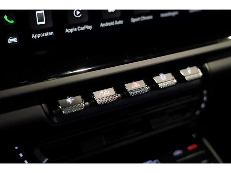 Porsche 911 • 2023 • 6,000 km 2