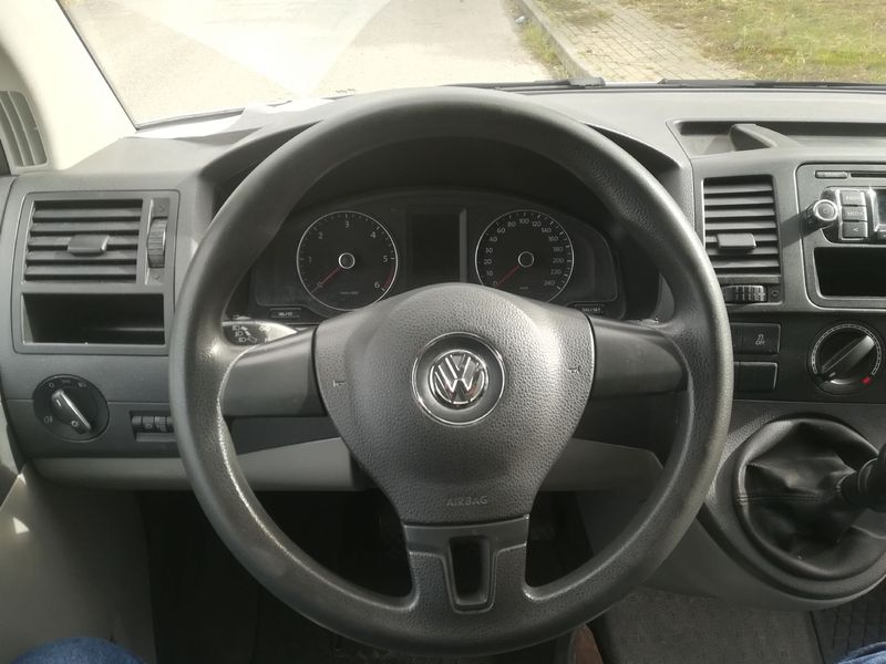 Volkswagen T5 Transporter Shuttle • 2015 • 168,531 km 3