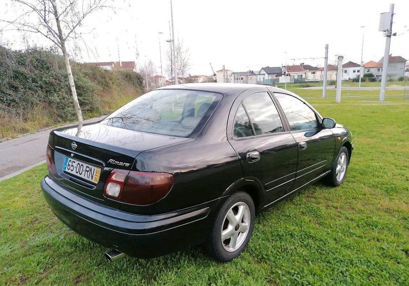 Nissan Almera • 2001 • 180,000 km 8