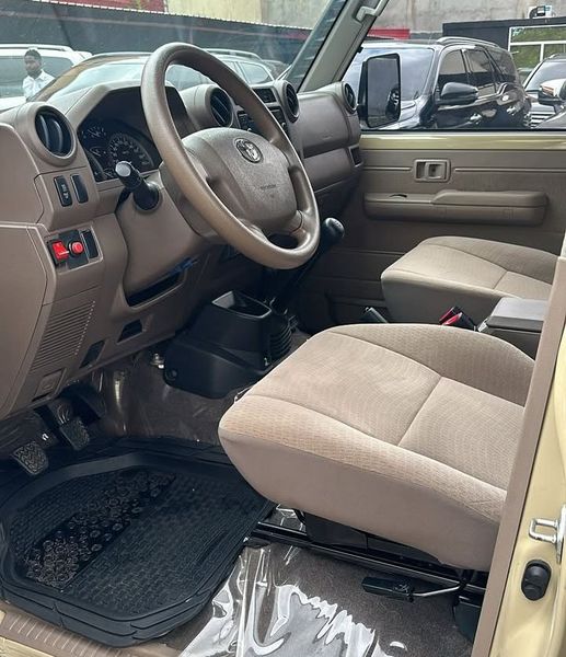 Toyota Land Cruiser • 2020 • 30,000 km 3