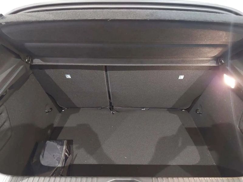 Renault Clio • 2024 • 11,000 km 5