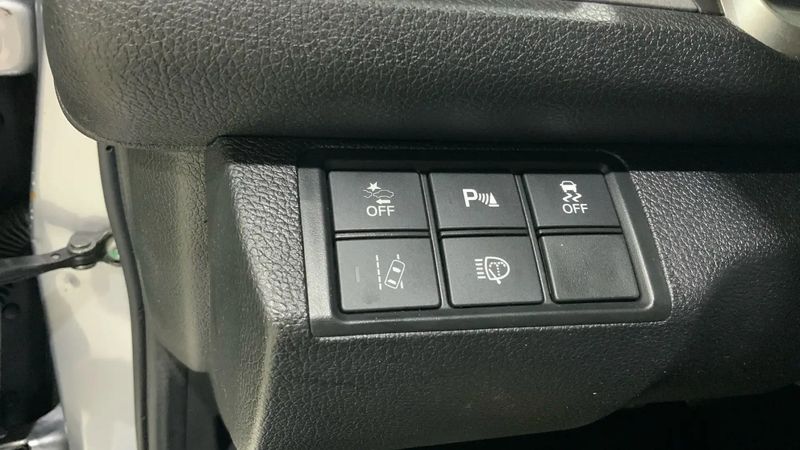 Honda Civic • 2018 • 93,900 km 4