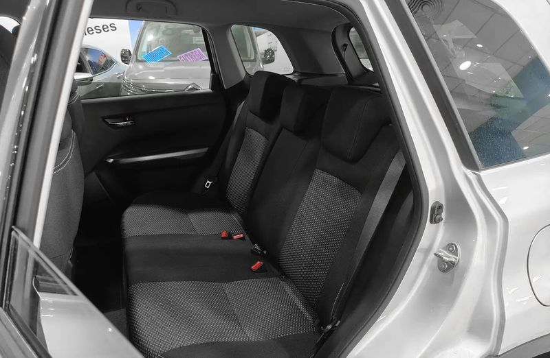 Suzuki Vitara • 2024 • 12,639 km 8