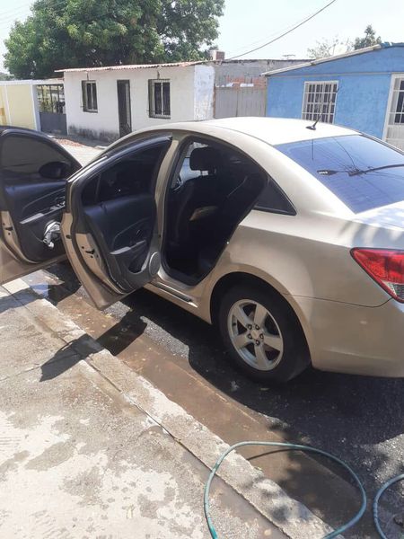 Chevrolet Cruze • 2013 • 160,000 km 3