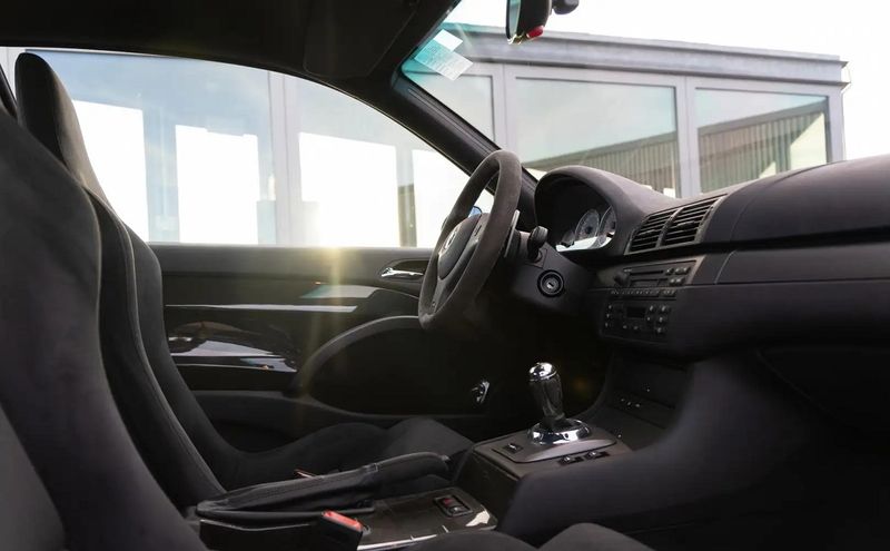 BMW M3 • 2003 • 118,000 km 5