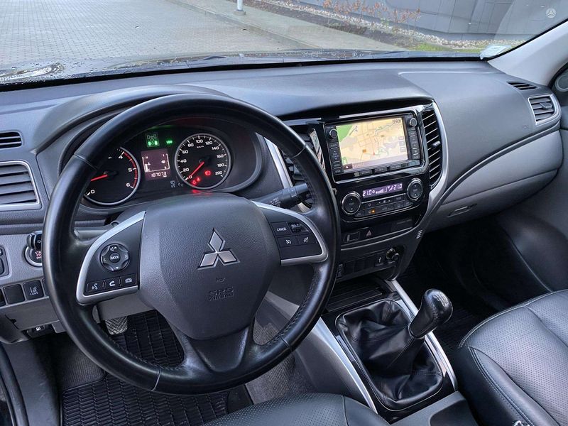 Mitsubishi L200 • 2015 • 197,000 km 6