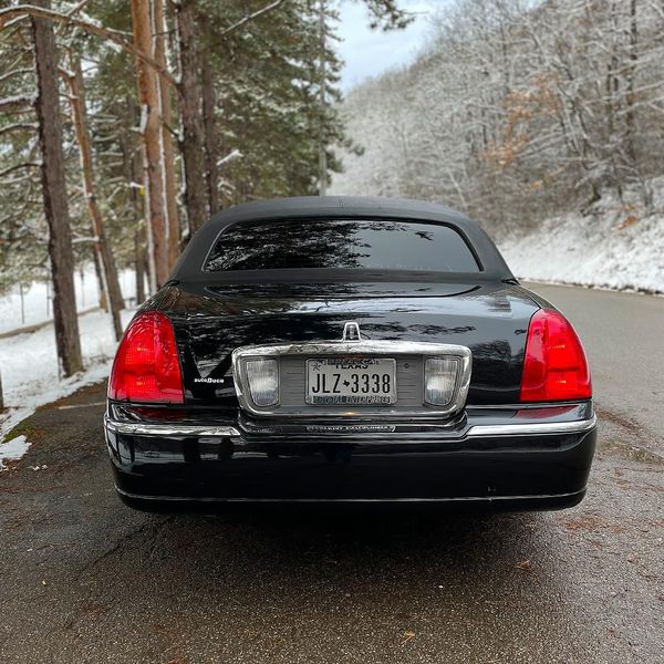 Lincoln Town Car • 2005 • 155,645 mi 4