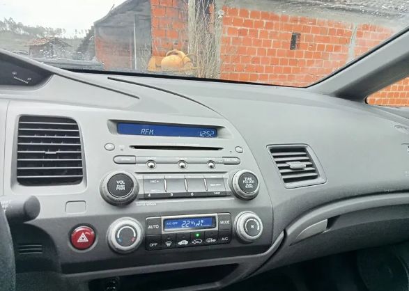 Honda Civic • 2006 • 201,000 km 2