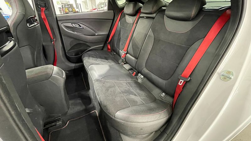 Hyundai i30 • 2023 • 17,928 km 6