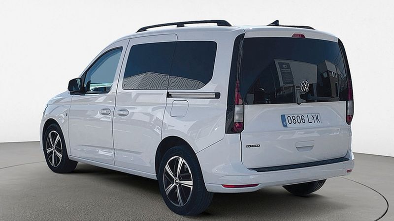 Volkswagen Caddy • 2022 • 22,035 km 3